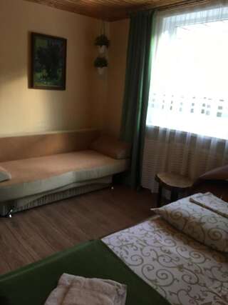 Гостевой дом Sadyba Anastasia Славское Классический четырехместный номер-6